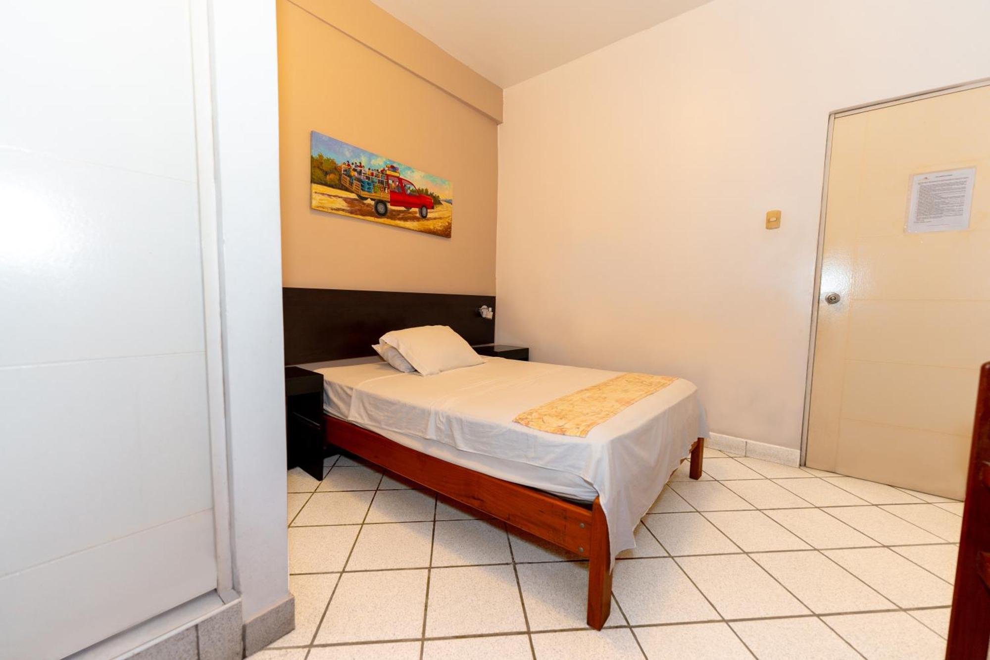 Hostal "Centrika" Tarapoto Dış mekan fotoğraf
